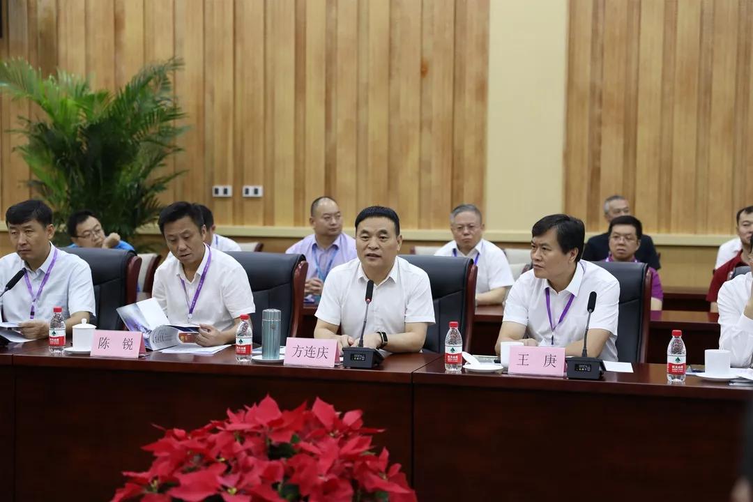 中心4.jpg 中心4.jpg